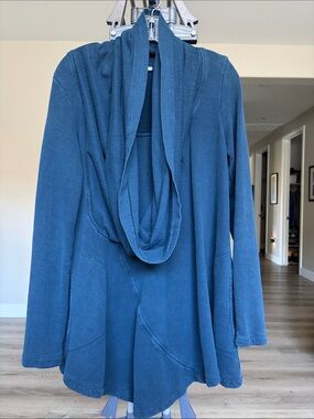 Prairie Underground Asymmetric Draped Front Pullover (Medium)